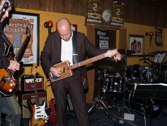 Blue Haze Salute-Club Andreas Doerfler Cigarboxguitar